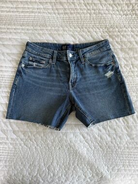 GAP Medium Blue Denim Women’s Jean Shorts